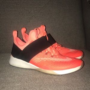 Nike Air Zoom Strong Tennis Shoes